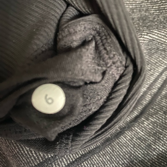 Lululemon long sleeve black reversible 6 - Picture 7 of 7